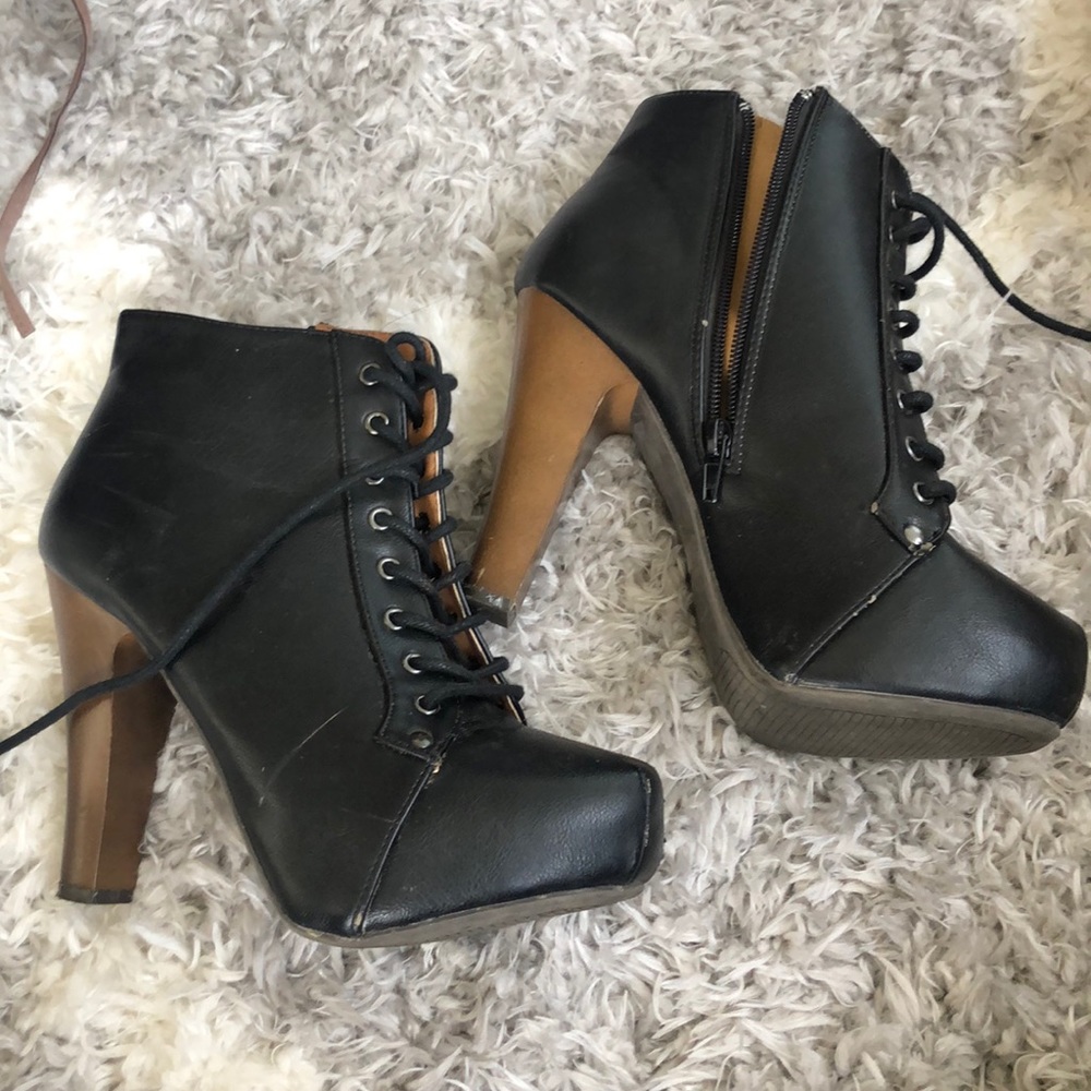 Black heeled boots